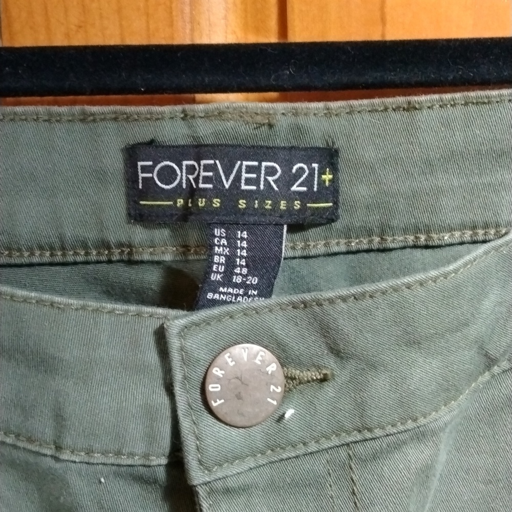 pants - Picture 3 of 3